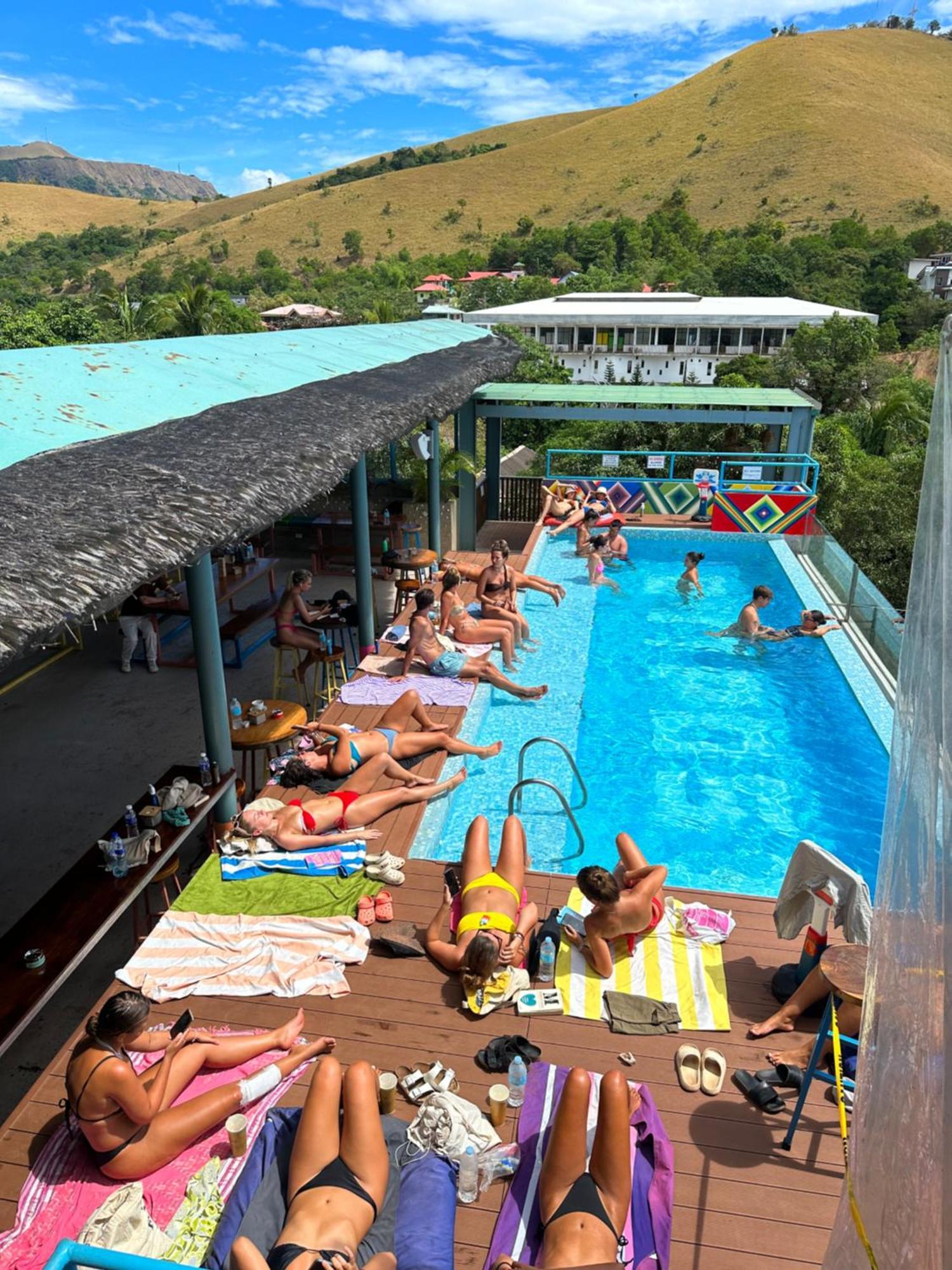 Outpost Hostel - Coron Zewnętrze zdjęcie